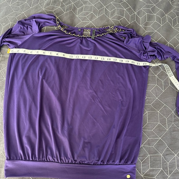 Guess Cut out Top with Gold Chain Accent L - Picture 6 of 12